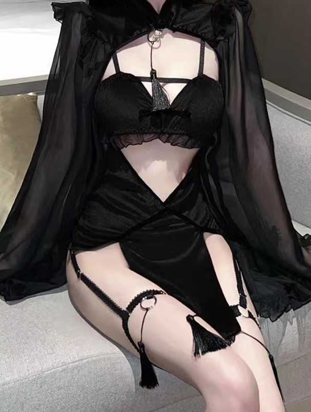 Exotic style strappy sexy lingerie set
