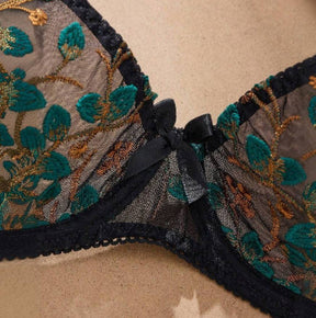 Sexy 3/4 Cup Lace Embroidered Push-up Breathable Luxury Lingerie Set