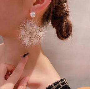 Rhinestone Plush Snowflake Pearl Earrings